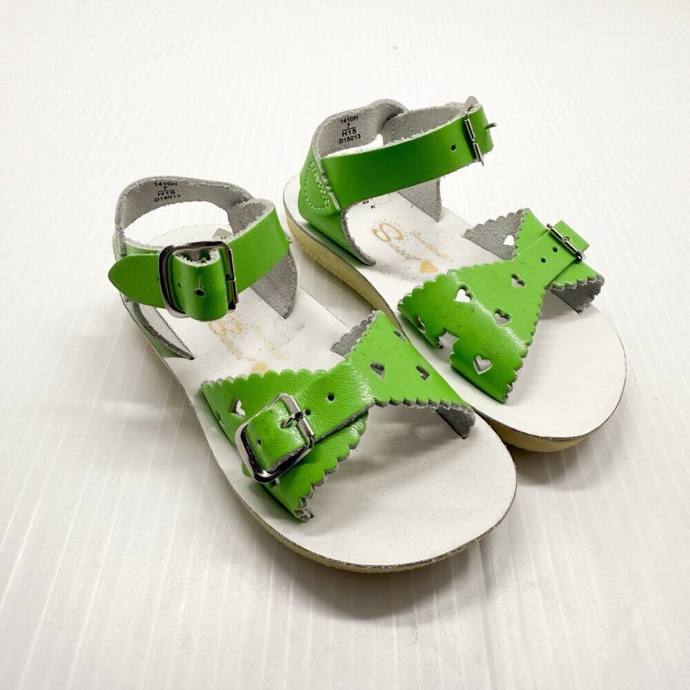 Girls Salt Water Sandals 7 Green Leather Heart Cutout Buckle Summer Shoes Retro